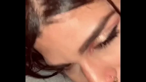 Uber driver gets a tip, a warm mouth to put his cock and load in videos