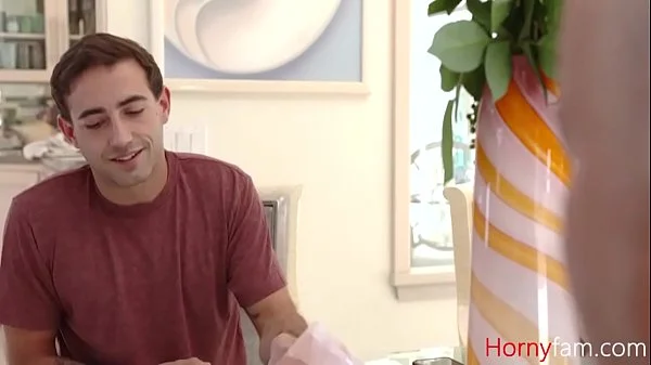 Gold Digging Stepaunt Gets Her Cunt Fucked- Gia Vendetti videos