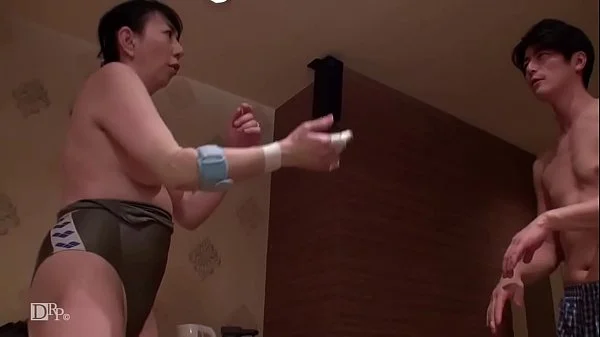 セックスと格闘技を愛する風俗嬢 2 videos