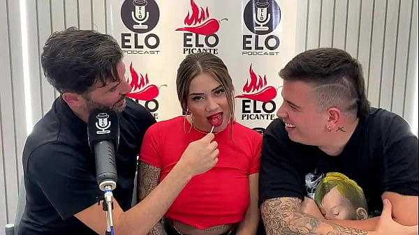 Entrevista con Elo Podcast termina en una mamada y mucho cum - Sara Blonde - Elo Picante videos