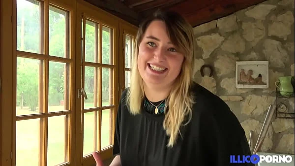 Davina, belle coquine, adore la sodomie sous la pluie videos