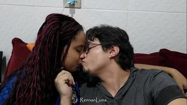 Fodendo com Duas Novinhas Gostosas Durante o Jogo do Brasil na Copa do Mundo! Lapa de Morena Gostosa essa Amiga da Minha Esposa! (Rennan Luna Official e Gabbie Luna) VÍDEO COMPLETO NO XVIDEOS RED videos