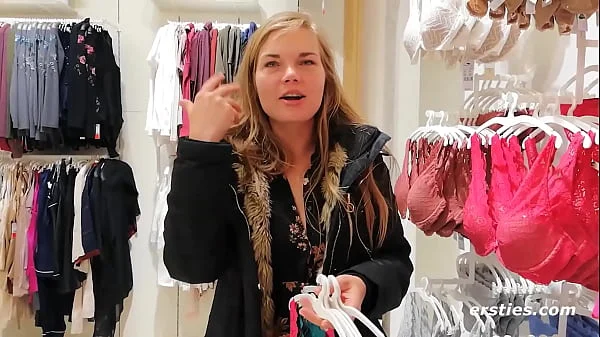 Ersties: Adventurous Babe Rubs Her Wet Pussy videos