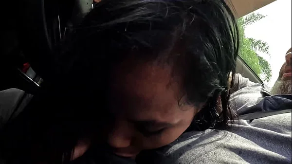 Beatriz Lemos durante a carona vai de boca e engole a porra videos