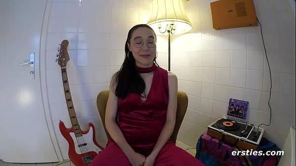 Ersties - Hot Girls Squirt During Lesbian 4way videos