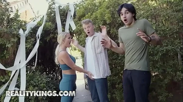 Jimmy Michaels Finds MILF SlimThick Vic Hot When She Bends Over Cleaning Her Garden - Reality Kings videos