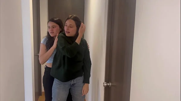 Mi jefa y yo nos tocamos en la reunion de la oficina, ella me dio lengua muy rico! videos