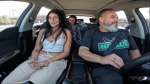 Serena Santori na primeira vez da novinha ela tirou tudo no carro e chupou o motorista videos