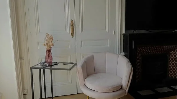 JOI FR - Mon coloc' me surprend en train de regarder du porno, je lui dis de se branler devant moi. videos