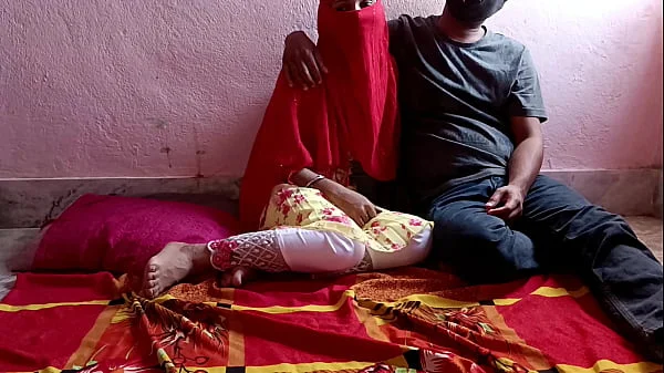 पैसो के लिए गर्लफ्रेंड को दोस्त के साथ मिलकर गन्दा काम किया videos