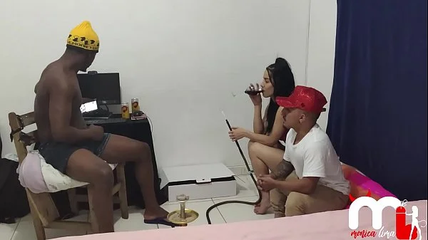 (Desejos de Gravida) Recebi o convite do Pistolinha Ator para furar a quarentena e ir foder com o negro dotado e sua esposa. ( Casal Porra Loka * AMOR E SEXO * Pistolinha Ator * Karen Oliver ) videos