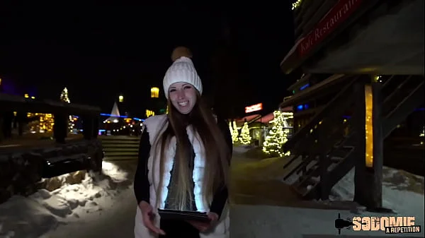 Kinuski, une blonde coquine qui se fait baiser par tous les trous videos