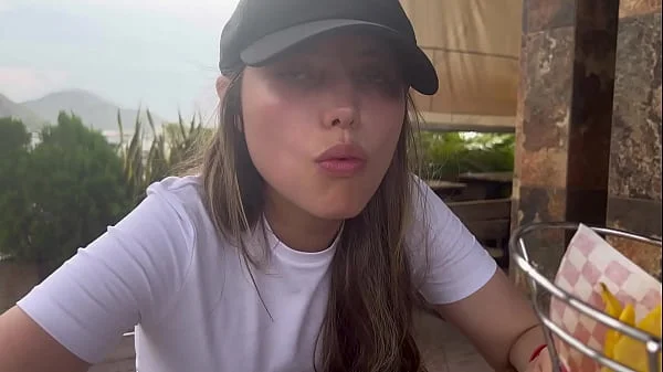 Uppss se me cayo este Camaron en tu vagina, te la voy a comer. videos