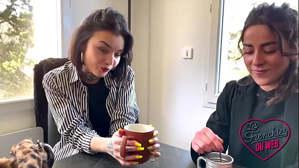 Crystal et Manéa, deux coquines qui adorent le sexe videos