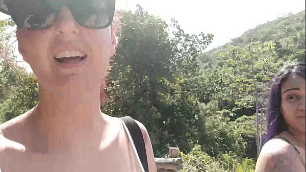 Pelados na praia Nudista. videos