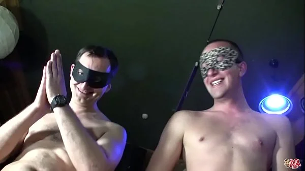 ¿Cuantas corridas se traga la hermosa Dulce, Nos ayudas a contar? Bukkake - Vídeo Completo videos