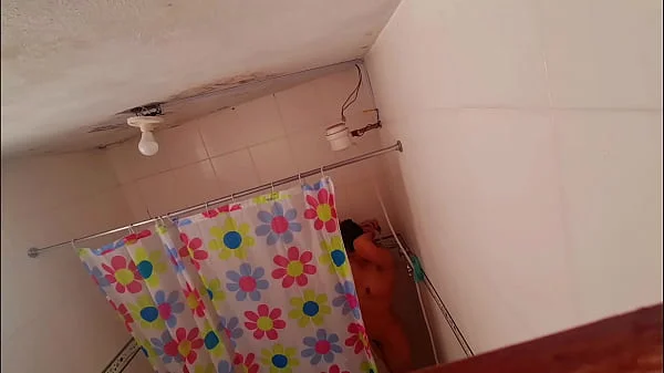 Espiando a la amiga de mi esposa de vacaciones videos