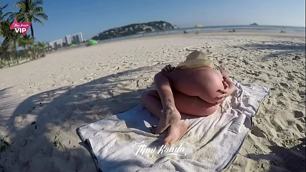 Não resisti e gozei ali na praia mesmo e foi delicioso videos