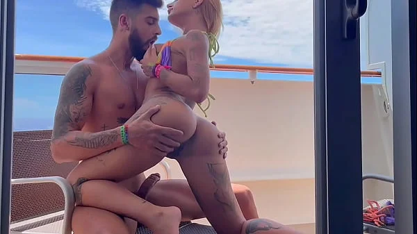 Fim de ano no Cruzeiro, fodemos a bordo na nossa varanda da cabine - Kevlyn Santos videos