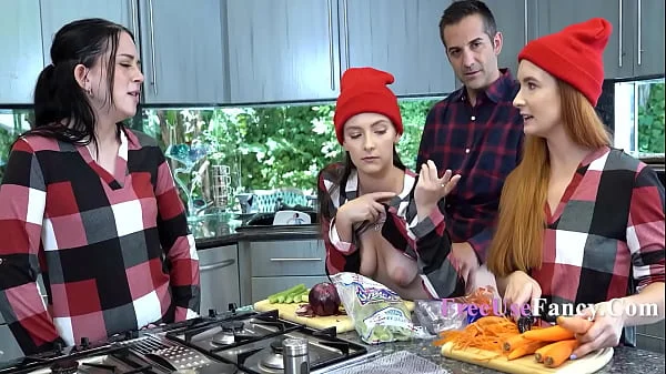 Holiday Season Family Freeuse - Serena Hill, Violet Spice videos