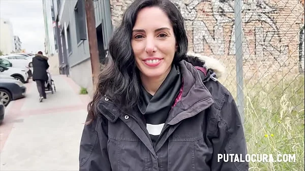 PutaLocura - Torbe pilla a morena española Linda del Sol y se la folla por el culo videos