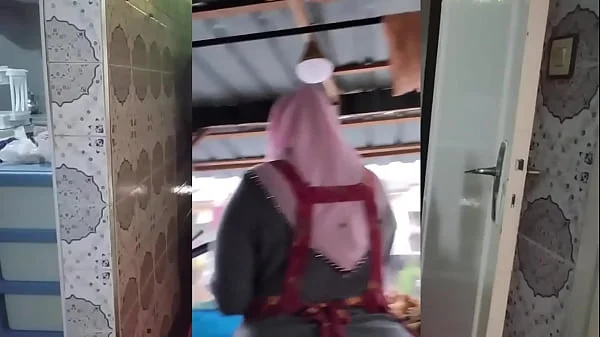 Thick Muslim Indonesian Milf videos