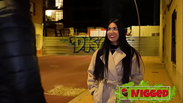 Lara Rey claims to be a HARDCORE QUEEN: But we will judge that! videos