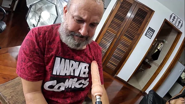 Bate papo acaba em orgia no sofá - Renata Sampaio e Julia Fontanelli videos