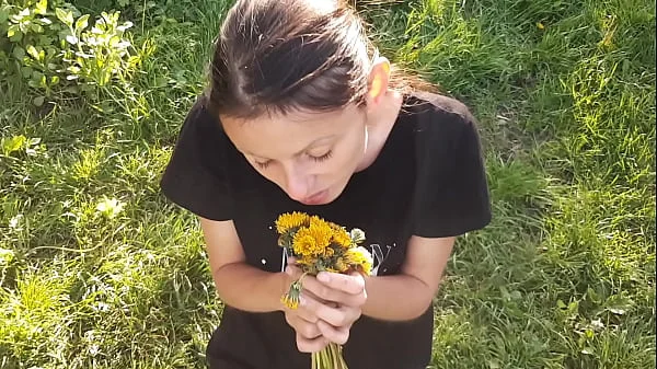 I gave my neighbor flowers, and she thanked me with cunnilingus - Girls fly orgasm videos