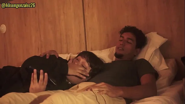 Mirando una pelicula con mi hermanastro y sin querer me trague su pene(Casi nos descubren) ALISONGONZALEZ26 X FANTASIAHARDCORESEX videos