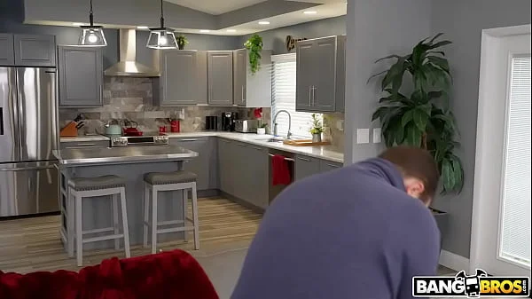 Jewelz Needs a Big Dick videos