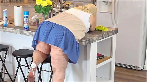 Real estate agent in mini dress no panties clean property with close up pussy videos