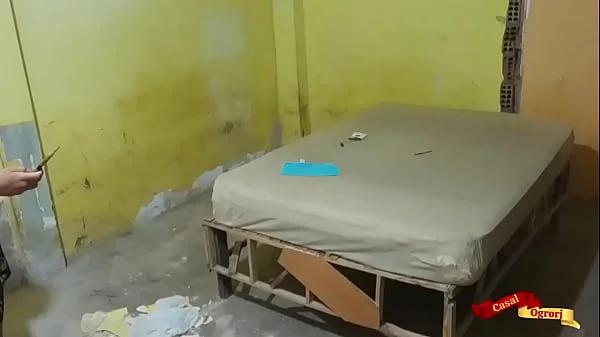 Enteada surpreende padrasto na ausência da mãe. videos