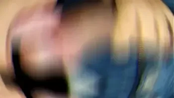 Yuri Gaúcho Gozando na Praça videos