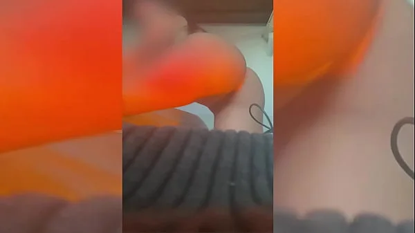 Morena enteada linda cheia de tesão dançando de calcinha videos