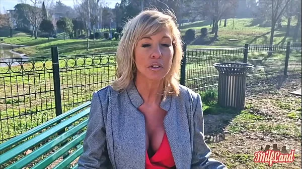 Emmy, une milf belge qui a chaud au cul Part 1 videos