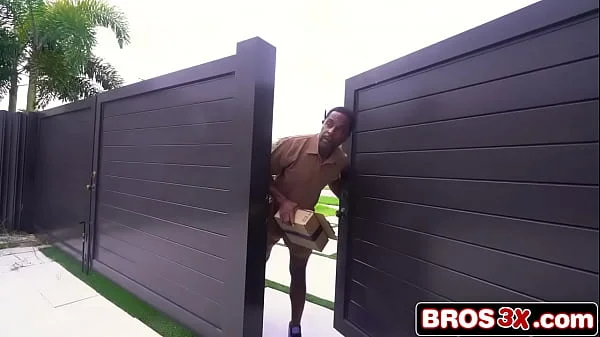 Monster BBC Delivery Guy Fucking Luxurious Ebony Babe videos