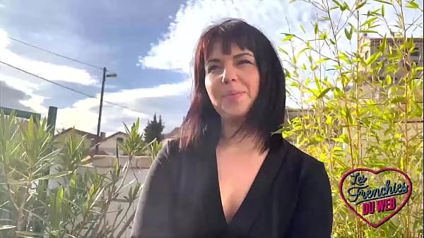 Ava, une secrétaire médicale très coquine videos