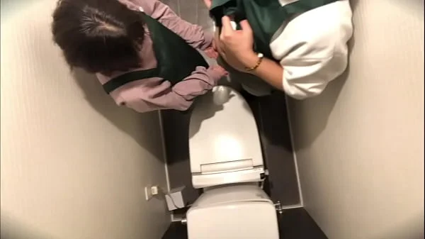 『ここでえっちはだめ…』カフェのバイト中の女子◯生とバイトリーダーが休憩時間にト◯レでセックス。 videos