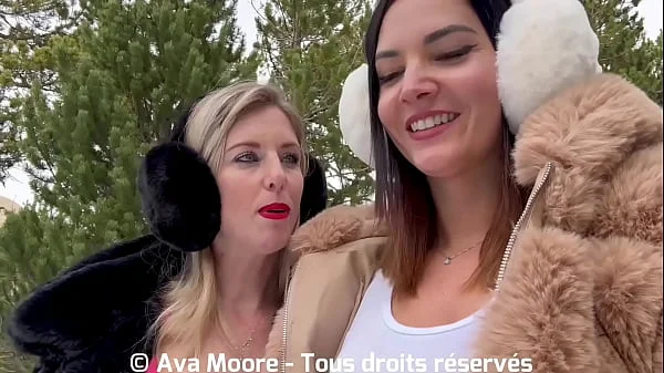 Deux Copines Salopes Sucent Des Queues Dans la Neige et Finissent le Visage Recouvert de Sperme videos