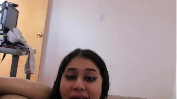 rubia de tetas grandes se folla al plomero mientras su esposo no esta videos