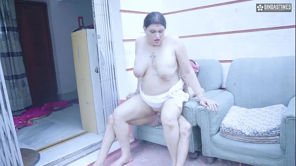 Desi Sabjiwala fucks Big Boobs Bhabhiji while selling grocery to her ( Hindi Audio ) videos