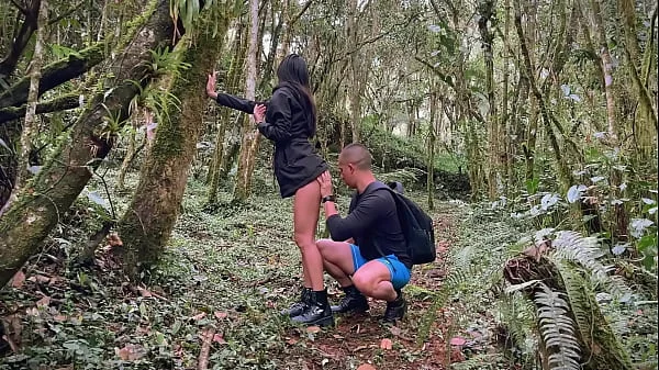 HERMANASTRA SE VA A FOLLAR AL BOSQUE Y RECIBE EL CUM EN SUS TETAS videos