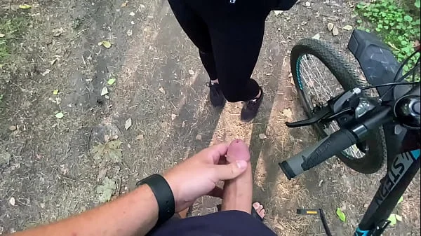 I met a big-boobed beauty in the woods and persuaded her to suck my dick videos