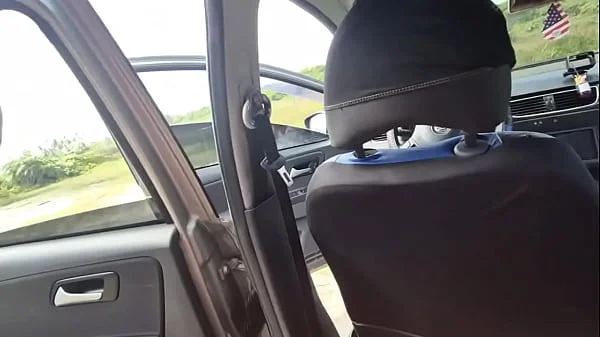 FIZ UMA PUTARIA NO CARRO COM MINHA AMIGA, CHAMEI TRÊS MACHOS PIROCUDOS PRA FUDER A NOSSA BUCETINHA NO PELO videos