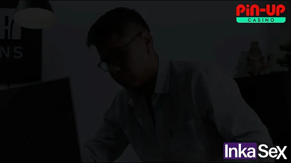 Me follo a mi secretaria Latina grandes tetas a cambio de un buen trabajo videos