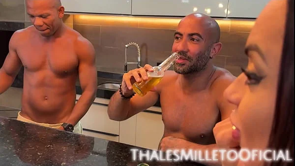 Um brinde a Putaria entre amigos, transei com a minha melhor amiga e depois comi a amiga dela videos