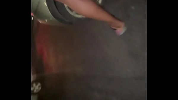 Depois de uma resenha fiquei animadinha e pedi pros meus amigos pararem o carro pra fuder com eles na rua sem camisinha, sem ligar pras pessoas que estavam passando e olhando. videos