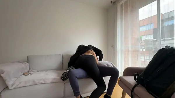 Pagándole a mi roomie el alquiler con sexo lésbico videos