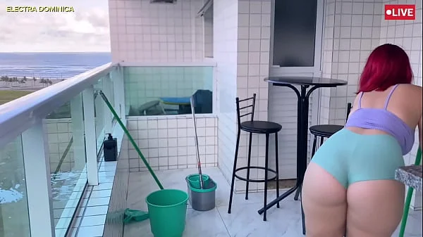 Contratei essa empregada e ela é muito safada, veio com mini shorts para me deixar excitado, eu fiquei louco videos